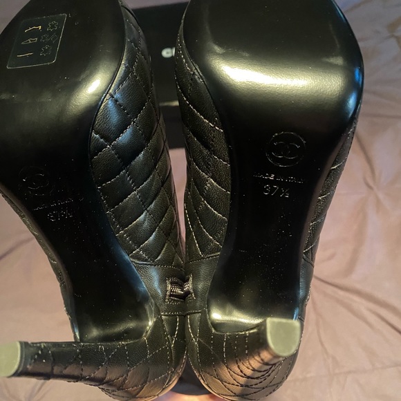 NIB Chanel High Quilted Lambskin Boots Size 37.5 - Picture 11 of 11